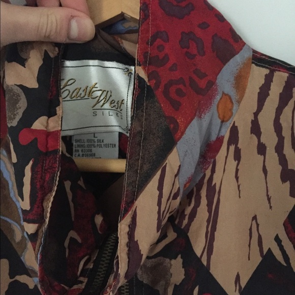 ✨LAST CHANCE✨ 100% Silk Vintage Jacket - Picture 3 of 7